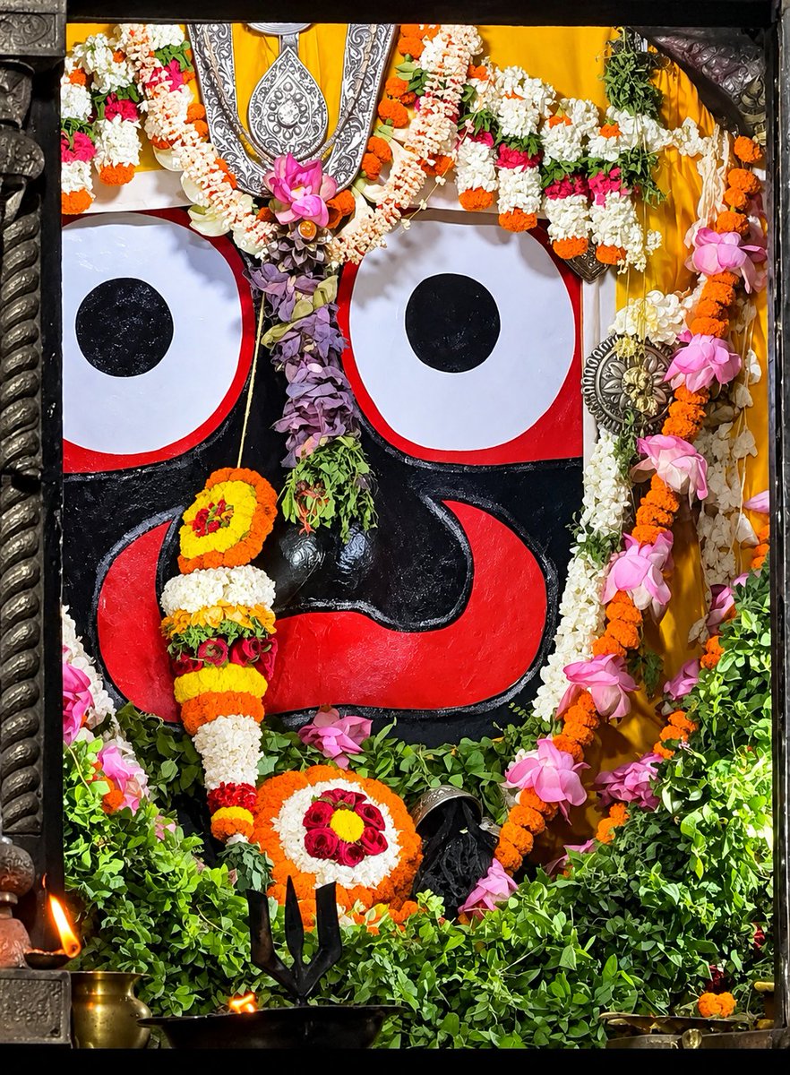 SJD_Puri's tweet photo. ଓଁ ନମୋଃ ଭଗବତେ ବାସୁଦେବାୟ 🙏🏻 ll Today's Mahaprabhu Shree Patitapabana Darshana at Shree Jagannatha Temple, #Puri, Date:02-10-2026 https://t.co/U0IDwtbHC4