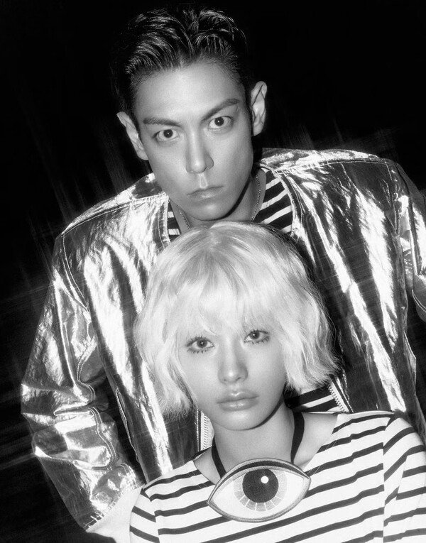 zooyeaoh's tweet photo. Dispatch bilang kalau jadwal T.O.P dan Nana yang sama-sama padat ternyata BUKAN JADI HALANGAN buat mereka tetap ketemu. Bahkan di tengah kesibukan masing-masing, mereka masih sempat meluangkan waktu buat bersama.

Disini jadi kelihatan ya, alasan “karena kesibukan” yang sering dipakai artis-artis lain saat putus kayaknya nggak selalu benar-benar karena kesibukan juga. Kalau memang masih mau mempertahankan hubungan, sesibuk apa pun ternyata tetap bisa cari waktu buat ketemu wkwk.