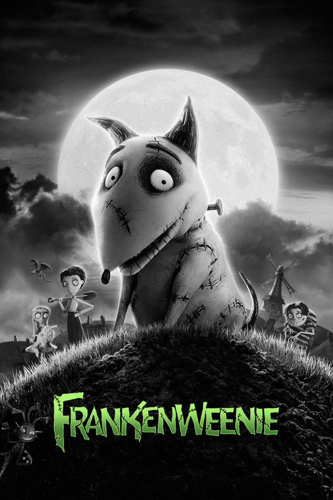 ilykimoh's tweet photo. *ความชอบส่วนตัว*

นี่ชอบ Coraline ที่สุด รองลงมาคือ Corpse Bride แล้วก็ Frankenweenie กับ Monster House 🎃

ที่ชอบ Coraline ที่สุดเพราะตอนเด็ก ๆ ที่ดูเป็นครั้งแรกรู้สึกว่า เข้าไม่ถึงเท่าไหร่ + มู้ดเรื่องมันดูอึมครึม(เพราะตอนเด็ก ๆ จะชอบเรื่องที่สดใสมากกว่า) แล้วก็รู้สึกกลัวในหลาย ๆ ฉากด้วย เลยไม่อยากกลับไปดูซ้ำอีกแต่พอโตมาแล้วลองกลับไปดู ถึงเข้าใจตัวเองว่า เพราะว่าเขาทำดี ตัวเรื่องเลยเล่นกับความรู้สึกของเราได้เยอะ รู้สึกอยากมีแม่แบบในอีกมิติแต่ในขณะเดียวกันก็กลัวแม่แบบนี้ กลัวว่าตัวเองจะฝันร้ายแล้วเจอคนจะเอากระดุมมาเย็บตาเรา🥹