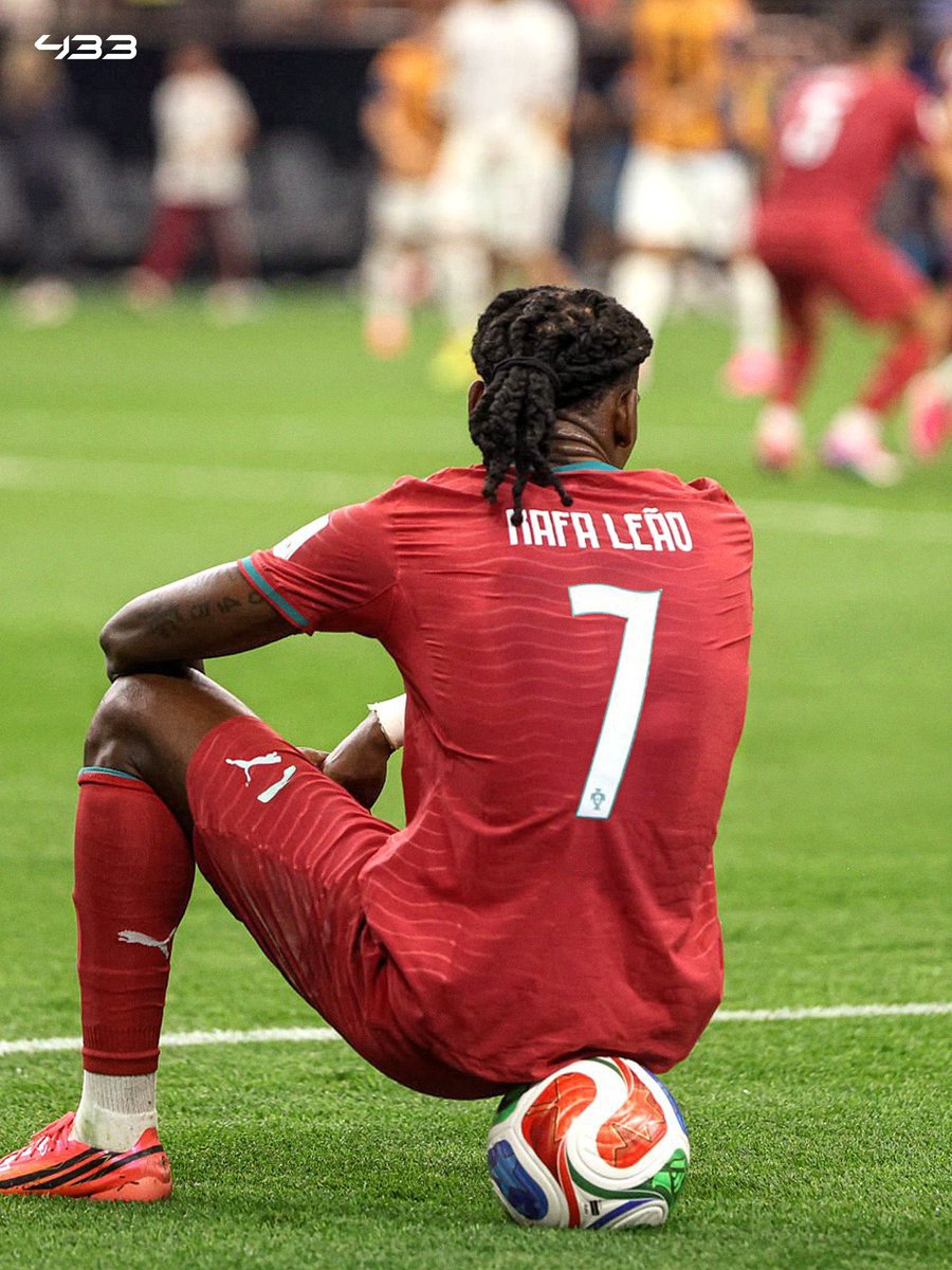 FredieFaizan's tweet photo. Portugal and Bruno Fernandes has betrayed Ronaldo !!
Seriously man how can you hand legendary no 7 to Leรฃo !
#Ronaldo #PorDen #DENPOR #UEFANATIONSLEAGUE https://t.co/mvQidr5aF6