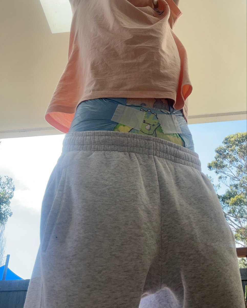 codypeesalot's tweet photo. Oooop 🫣
You’re not peeping at me are u?
#abdl #diaper https://t.co/lQpJbIZXC6