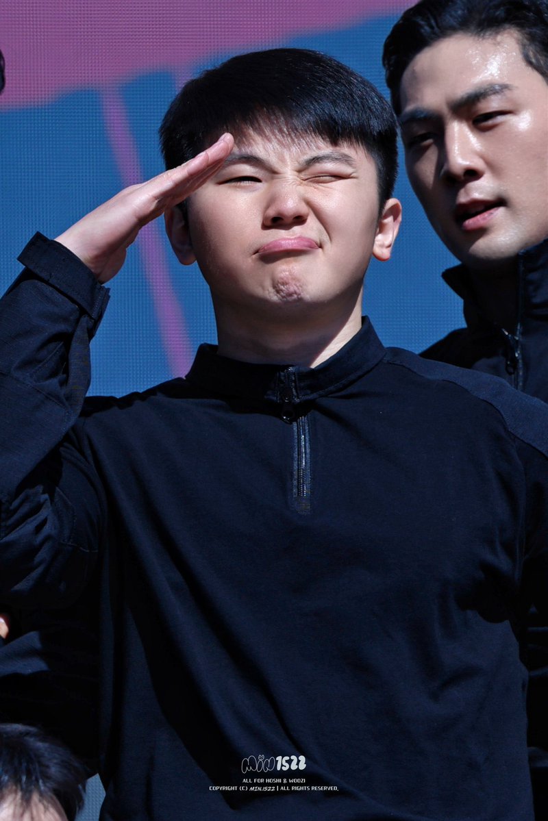 lunehoon's tweet photo. HIS WINK NOOT NOOT COMBO UJI https://t.co/Qp6MStOJRe