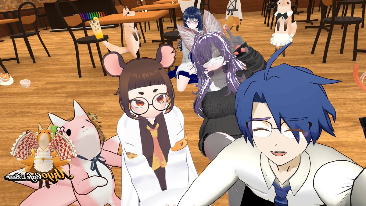 VRBarYADOKARI's tweet photo. 写真を撮ってると集まってくるぞ🤣
＃VRBarやどかり
#Akyoカフェ
#AkyoCafeAndBeer https://t.co/922oUX7VTI