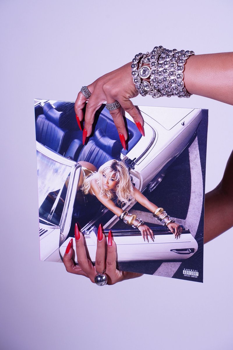 YungMiami305's tweet photo. https://t.co/rN7KljQeaN💿💿💿💿 https://t.co/sIea2jZUzL