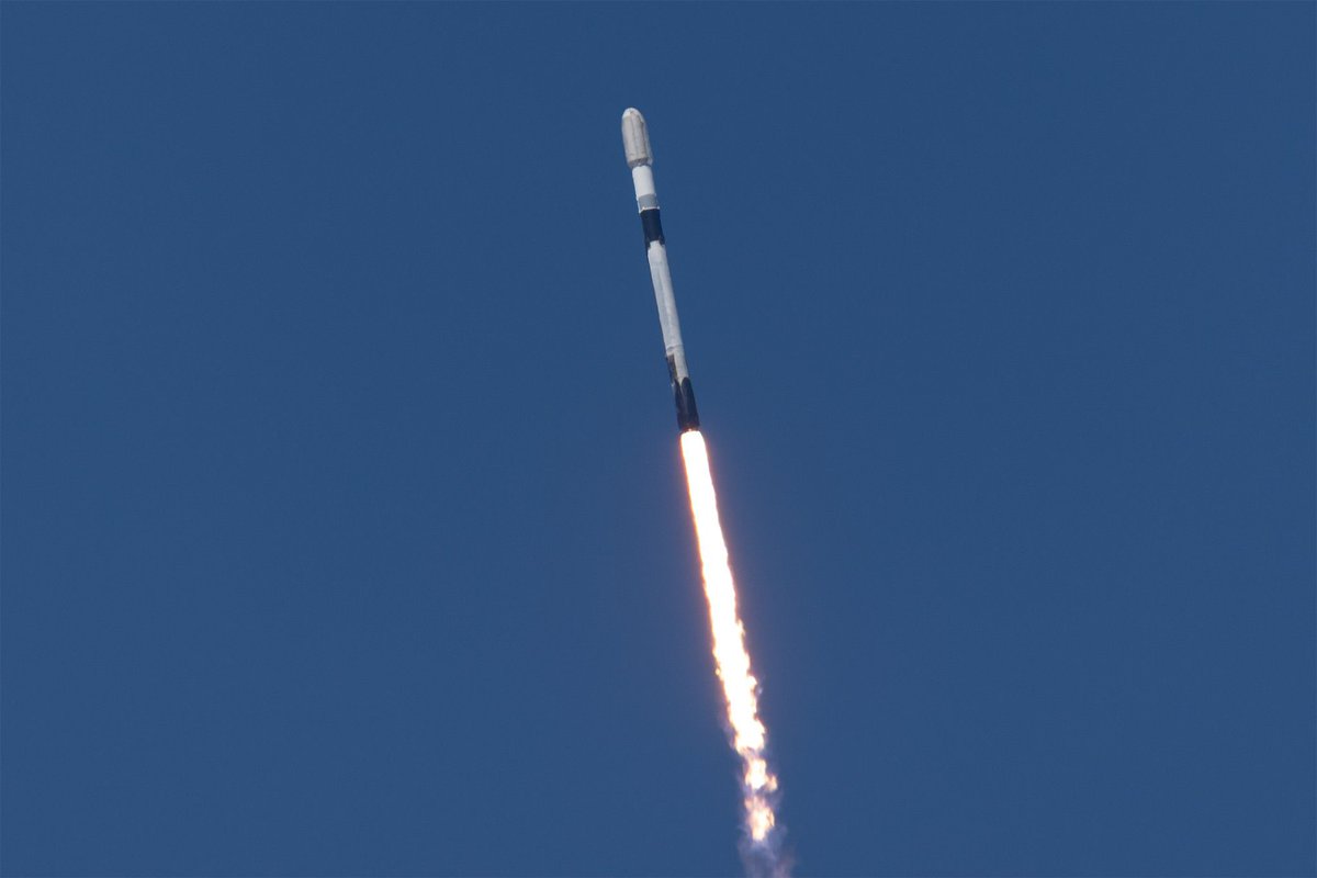 whoisheartbreak's tweet photo. Wow we launched all vehicles this week! Starship, Falcon 9, Dragon and Falcon Heavy! 3 of them in one day plus 4 extraordinary humans 🚀👩🏽‍🚀😄 https://t.co/bS3bKgegl3