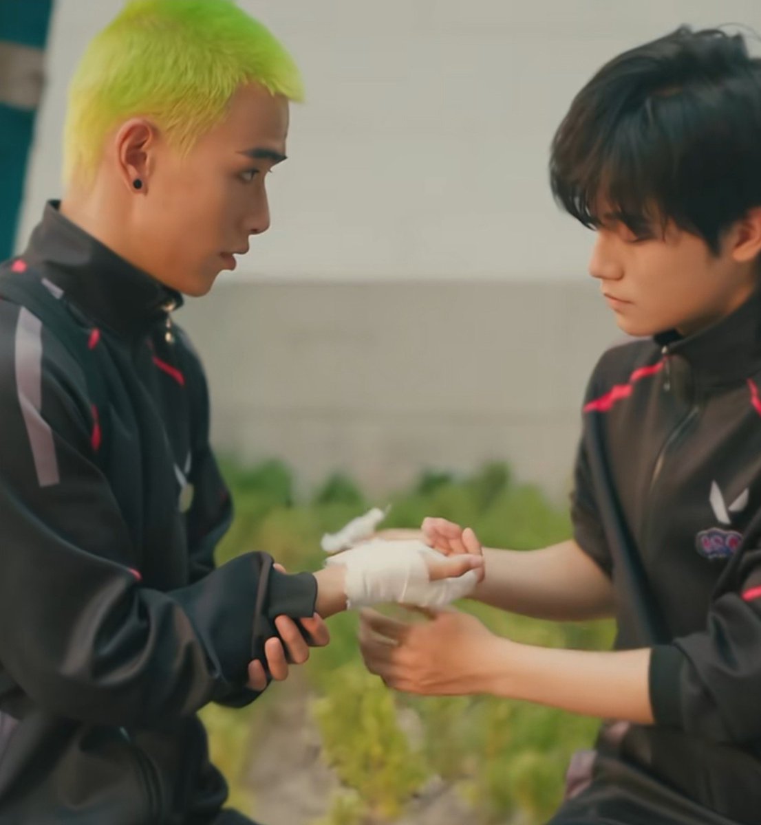 ilovecatboys_'s tweet photo. if u told me in 2023 we'd get isekko enemies to lovers tending injuries boba date chinese scrollable drama in 2026 id call you crazy but here we are https://t.co/ogMyrmirE4