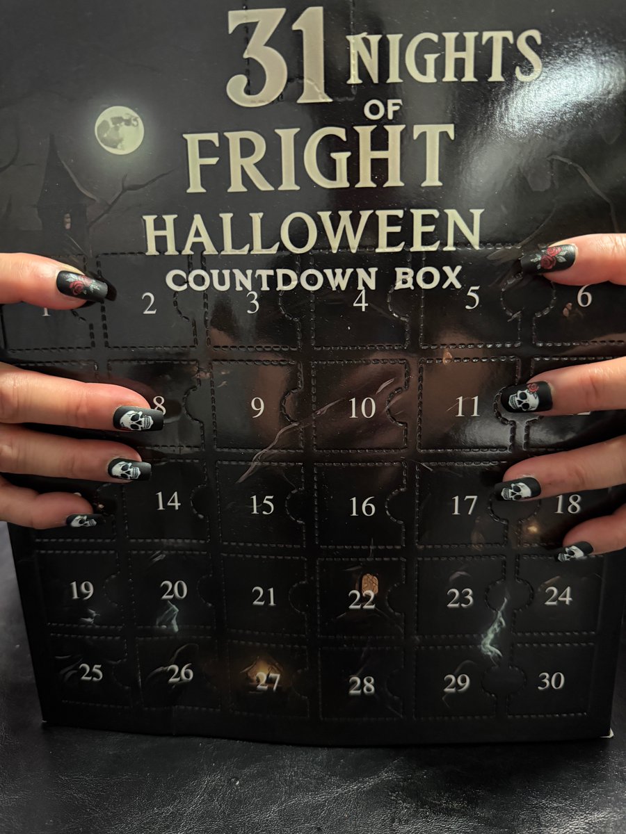 Scotlyn999's tweet photo. 31 Nights of Fright Day 1!
#October1 #Halloween #CUTE https://t.co/OY1iEIe8eV