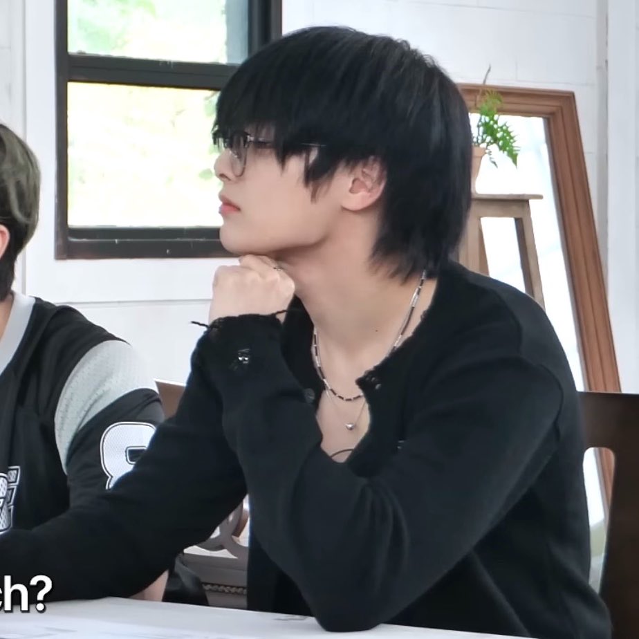 collisionlk's tweet photo. yang jeongin…. please…. Please. please bring this look back one more time. Please. https://t.co/A4h0BhaJyh