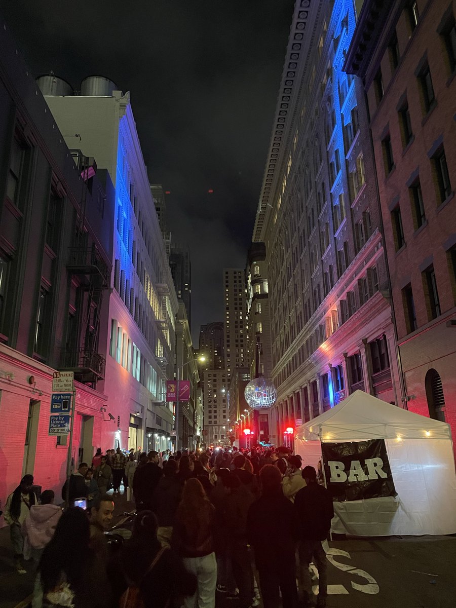 SiliconRichard's tweet photo. San Francisco brought out a giant disco ball for my birthday. Thank you, #SanFrancisco for the fun evening! https://t.co/hZRyBSK1sB