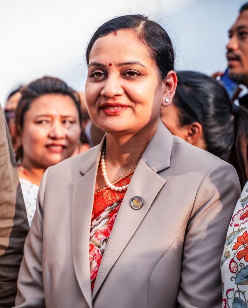 RONBupdates's tweet photo. स्वास्थ्य मन्त्रालयले आमालाई कम्तीमा ६ महिना तलबसहितको प्रसूति बिदा र बुबालाई ४२ दिनसम्म तलबसहितको प्रसूति स्याहार बिदा दिने ऐन छलफलको लागि संसदीय समितीमा जाने तयारीमा रहेको छ। 😮 #News https://t.co/FNk6xKpsIU