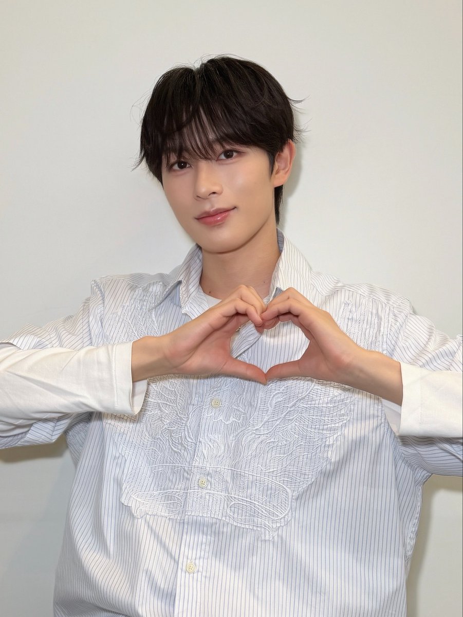 Ryoga_mystar's tweet photo. :¨ ·｡· ¨:   ──────🍓──────╮
 `· ｡ ୨୧ #ViVi国宝級イケメンランキング
　　   　𝙉𝙚𝙭𝙩 ︎部門 ︎ ➪ #RYOGA（KO1KEYZ）
       ╰───🐕───────🐾───╯
🗳下記から投票お願いします(՞˶ᵒ̴̶̷᷄꒳ᵒ̴̶̷᷅˶՞)⚽️✨
🔗 https://t.co/2yvv4Nx9ub https://t.co/gg1rIKl5Ye
