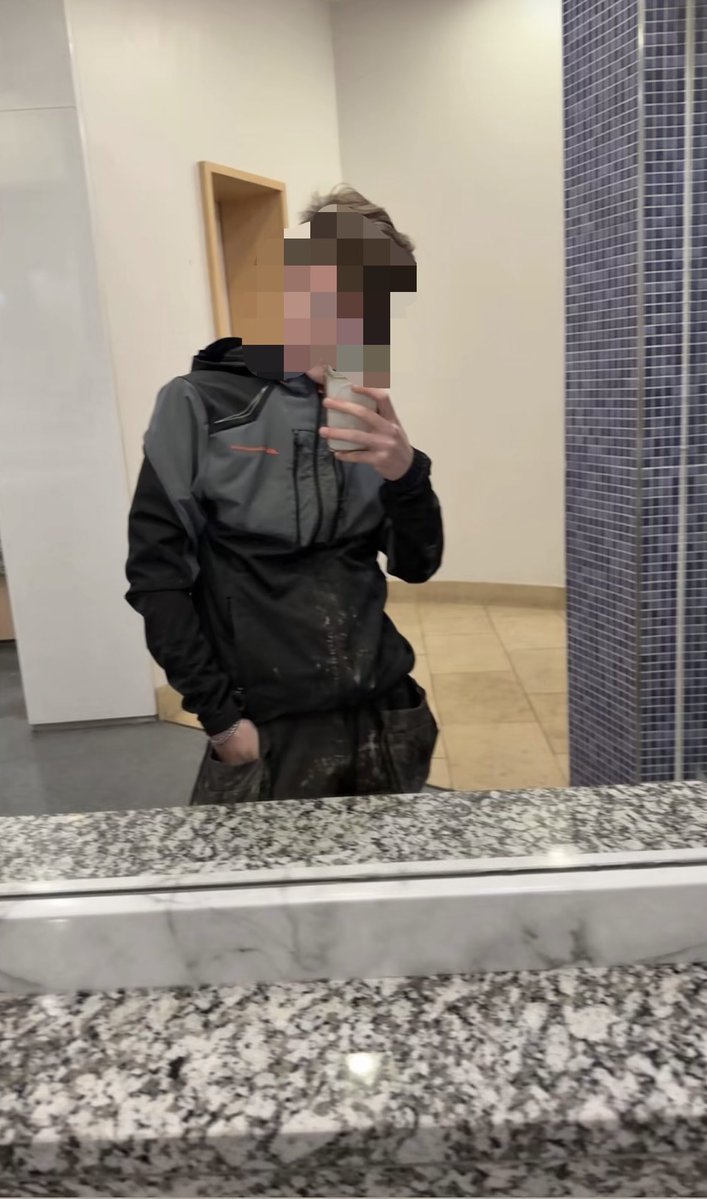teenscot123's tweet photo. Morning boys cash meet from last night 😈 dm for the full vid 😏 #findom #uk #tradie #submissive #cash #chavdom #cashfag #footfetısh #feetworshi̇p https://t.co/Am5KCSKJ1l