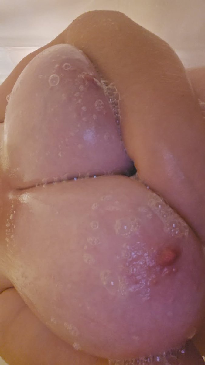 grac_ewolfe's tweet photo. More from my shower session earlier I am feeling brave today. https://t.co/qGOd8thNSY