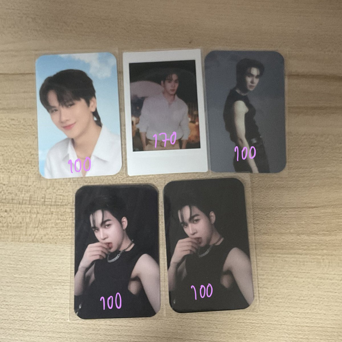 wxl2000's tweet photo. [ขาย/wts] อัพเดท❤️‍🔥 การ์ดกี่หมื่นฟ้า การ์ดไซน์สด การ์ดเซลฟี่

🌟 ตี๋ตี๋ป๋อ โทมัสก้อง อู่อู๋เซฟ 

✅ ราคาตามในภาพ 
📮 ค่าส่งเหมา40฿ (ซื้อครบ400฿ส่งฟรี)

ส่งเสาร์ สนใจทักได้เลยค่ะ #ตลาดนัดdmd #ตลาดนัดดมด #ตลาดนัดกี่หมื่นฟ้า https://t.co/s2AzWTAmB9