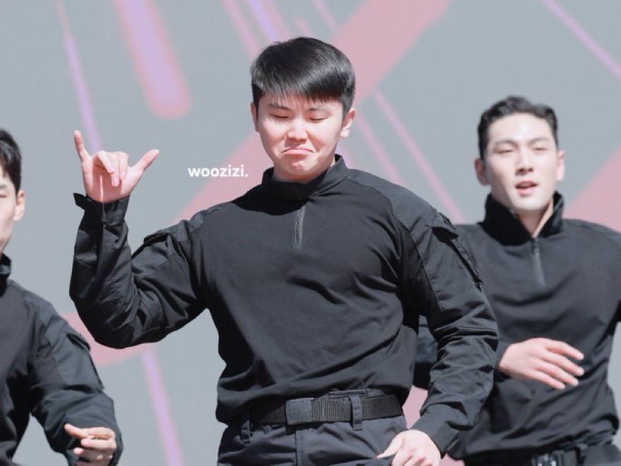 woozistars's tweet photo. you can take him out of idol activities but you cant take the idol out of him, those facial expressions and stage presence is still UNMATCHED https://t.co/0GQkmcm2oe