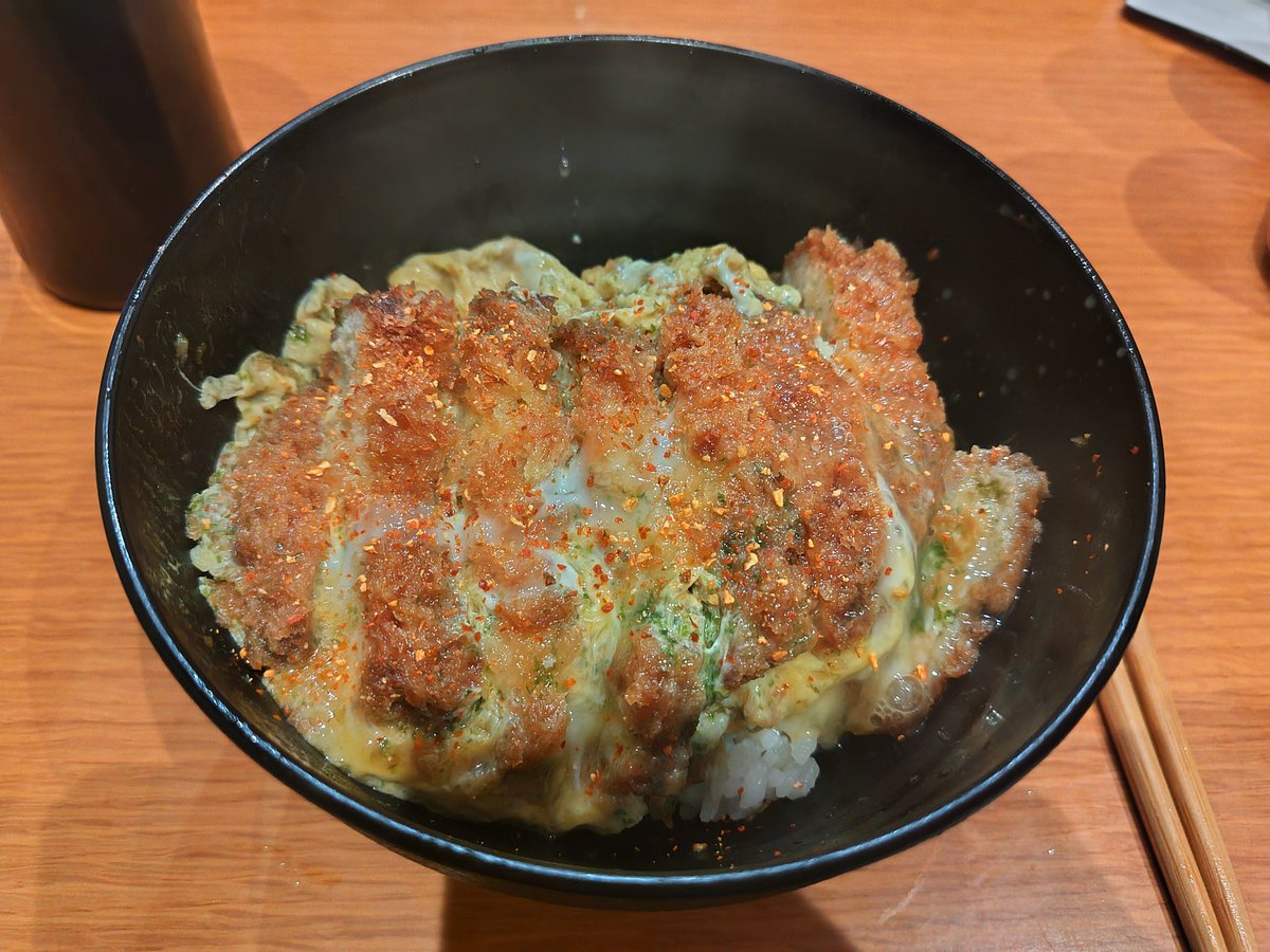 ogurisap's tweet photo. 卵とじドカ食い気絶部🥚🍜
牡蠣フライ→豚カツとアオサ→揚げと揚げ玉とアオサ
めんつゆと砂糖と味の素入れれば何とじても美味い😋

だし塩シリーズにほたてと伊勢えび追加🆕 https://t.co/DQYn6qNcMZ
