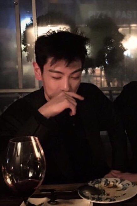 kwoncircles's tweet photo. don’t you guys love it when hot people date hot people https://t.co/BFaxOH61b0