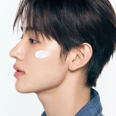 iiarawan's tweet photo. #NewProfilePic every song is about you, you know? @eomseraphic https://t.co/GvCHiABFCj
