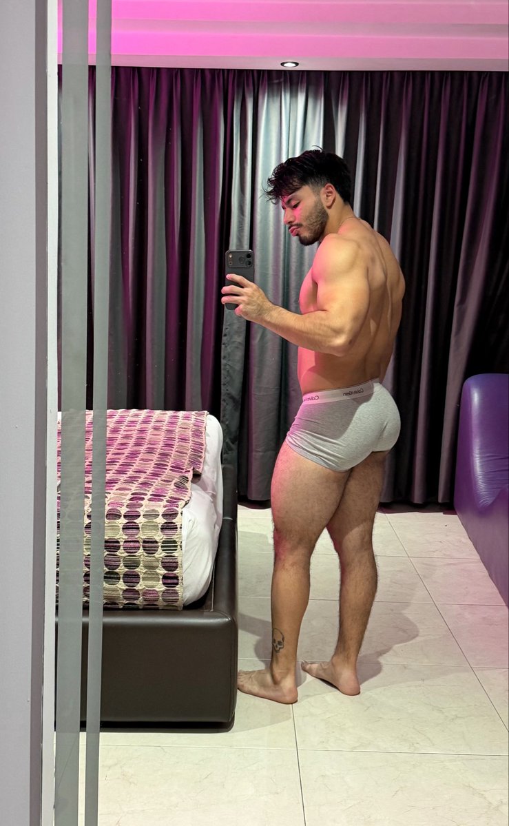 jorgecardenaxxx's tweet photo. Happy New Month 🎃🎃🎃
1 o 2??? 👹

https://t.co/N4fkRGkaoo https://t.co/P8bjDdnN3N