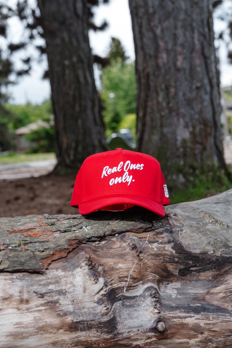 SoulGorilla's tweet photo. The fire red snapback in cursive by us is 🔥

https://t.co/Cr1VHno2Wl https://t.co/Fv0JLvNJgm