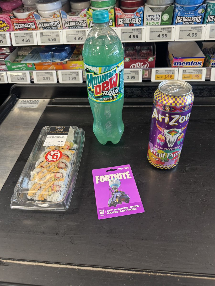 PaulavenXIII's tweet photo. The essentials https://t.co/tHOzEJoWZ3