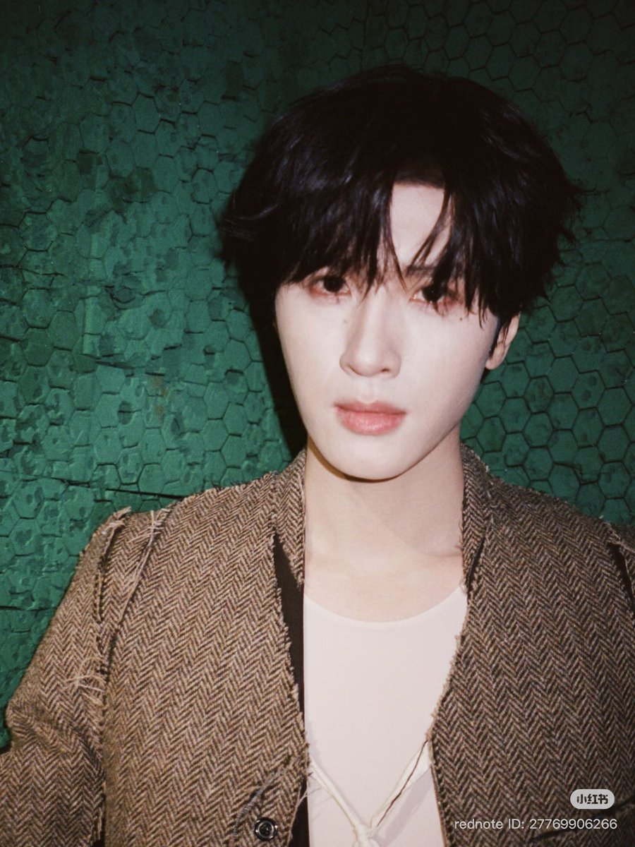 moondustar127's tweet photo. 메종마르지엘라 샤홍슈
261002

Maison Margiela 2026 가을·겨울(FW) 컬렉션 룩을 착용하고, 2027 봄·여름(SS) 컬렉션 패션쇼에 참석한 전헌 https://t.co/gVuMFmLBnK