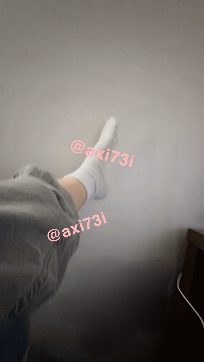 axi73ii's tweet photo. المتبند وصل تعال فصخو شرابه 😭 https://t.co/vpwCJs6TxQ