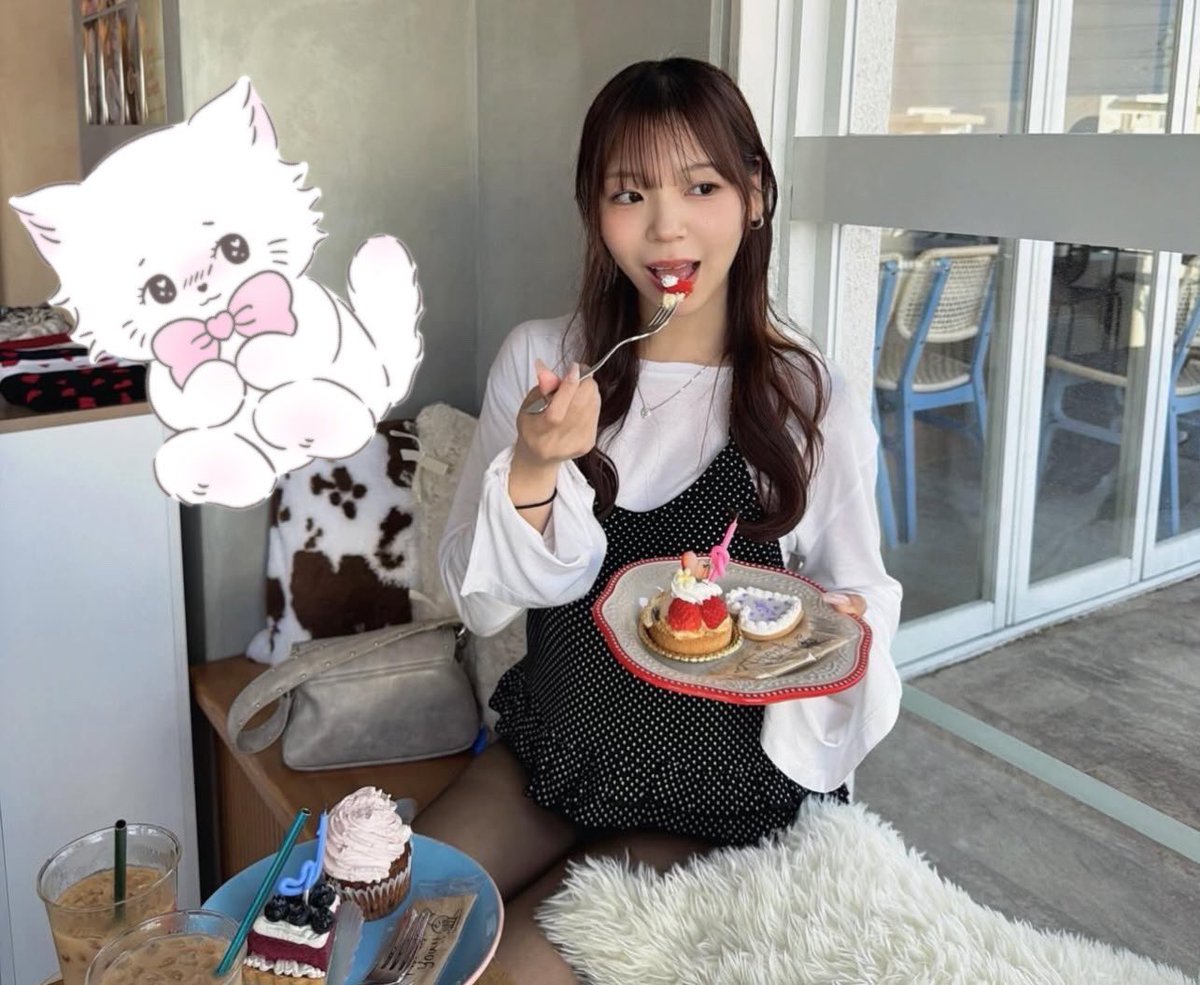 mi_wvv's tweet photo. カップケーキ食べ放題最高すぎ🐉ྀི https://t.co/MJfCfKSyXX