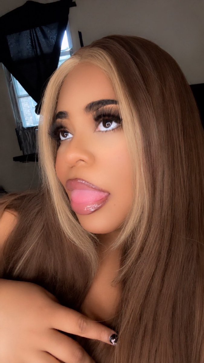 dolybrat's tweet photo. i’d be a good girl #sexy #hot https://t.co/52bCnIrymh
