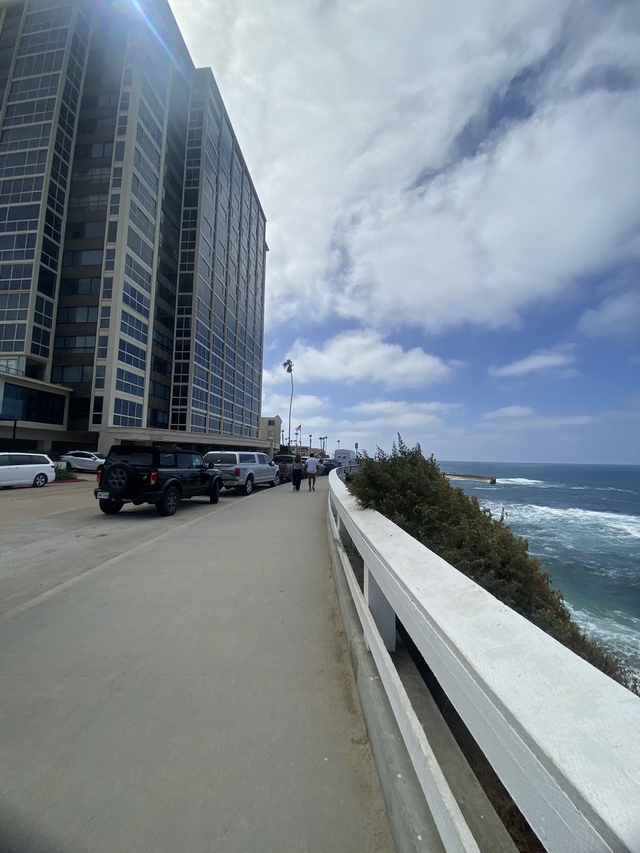 2dope4L's tweet photo. #SanDiego 💙 https://t.co/92CXSmkHOB