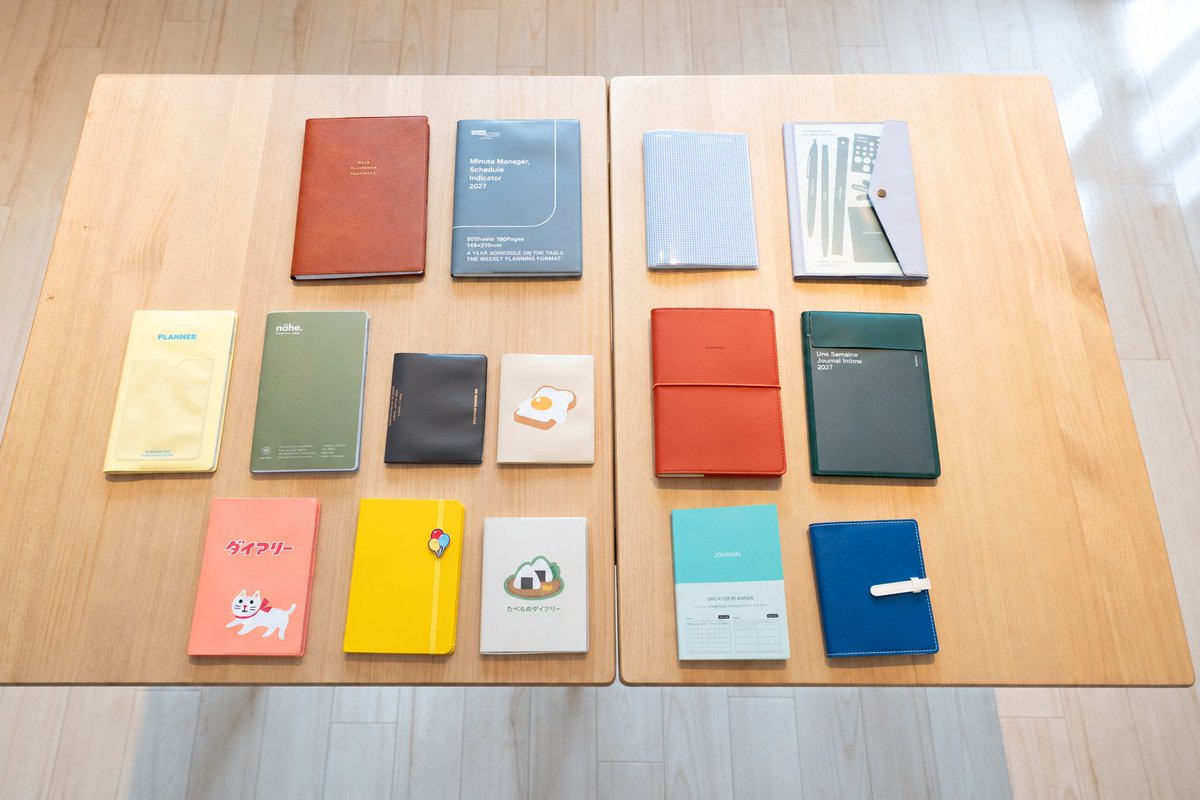 techo_atelier's tweet photo. HIGHTIDE さまよりサンプル品の提供を受け、手帳アトリエ 神楽坂店に展示しました。
HIGHTIDE DIARY 2027年版手帳を、実際に手に取ってご覧いただけます。
お好きな筆記具で、自由に試し書きもお楽しみいただけます。
ぜひ手帳アトリエでゆっくり試してみてください✨
#手帳アトリエ #HIGHTIDE #ハイタイド #2027年手帳