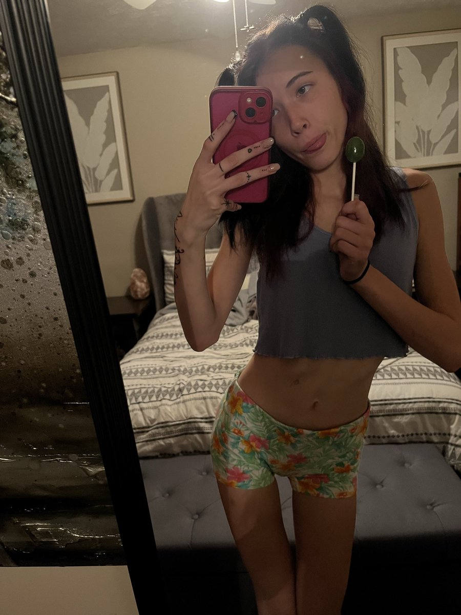 fw_albany's tweet photo. Would you approach me if you seen me💕? https://t.co/qfuzCTfh0W