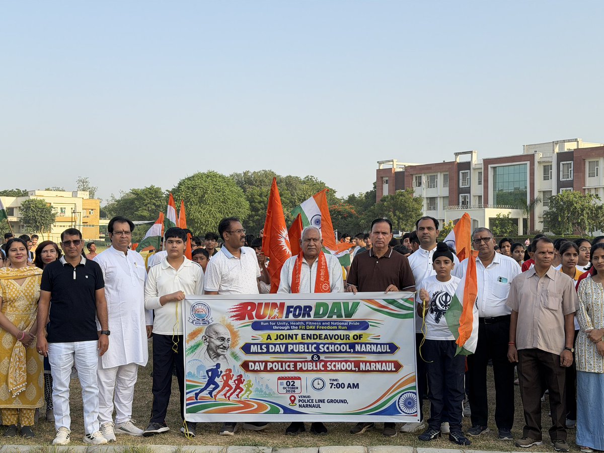 omprakashmla's tweet photo. आज DAV PUBLIC SCHOOL & DAV POLICE PUBLIC SCHOOL,नारनौल द्वारा आयोजित “Run for DAV” मैराथन में बतौर मुख्य अतिथि सहभागिता कर विद्यार्थियों, शिक्षकों एवं नागरिकों का उत्साह वर्��न किया!
#RunForDAV #Narnaul #FitnessForAll #HealthyIndia #MLSDAV #YouthPower #HarGharTiranga 🇮🇳🏃♂️🏃♀️ https://t.co/yXs9JI1fFa