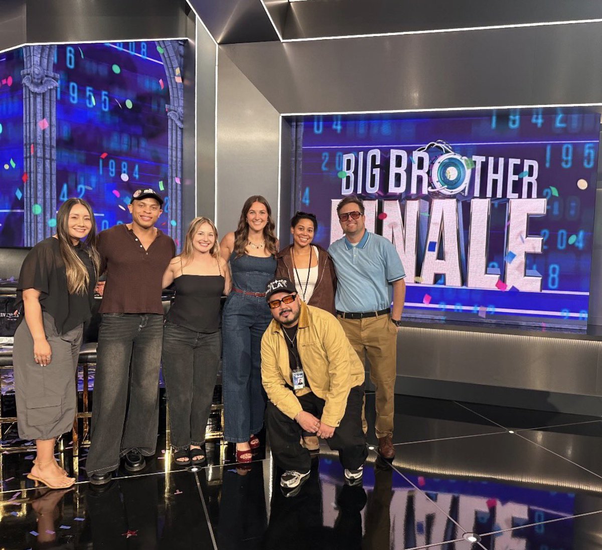 BBigBrotherBuzz's tweet photo. Some love for the crew that made #BB28 happen! 🙌

The houseguests get the spotlight, but Big Brother wouldn’t be Big Brother without the people on the other side of those mirrors. Thank you for an awesome season!
#BigBrother #BigBrotherBuzz https://t.co/gL0FfUnpUd