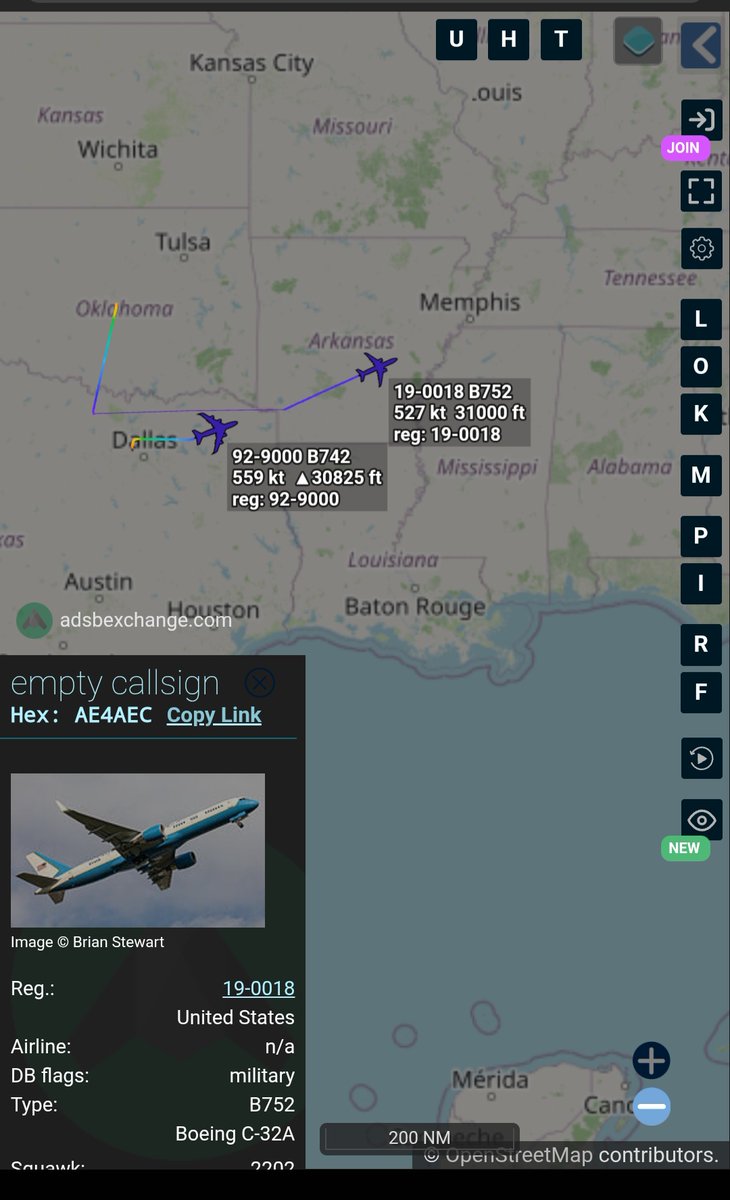 Borrowed7Time's tweet photo. USAF VIP movement as POTUS returns to JB Andrews from TX.

VC-25A 92-9000 #ADFDF9 as AF1 

C-32A 19-0118 #AE4AEC SAM47 (backup)
@sipjack1776 @LadyAstroJet @toystark6886 https://t.co/H1bX5EhKI1
