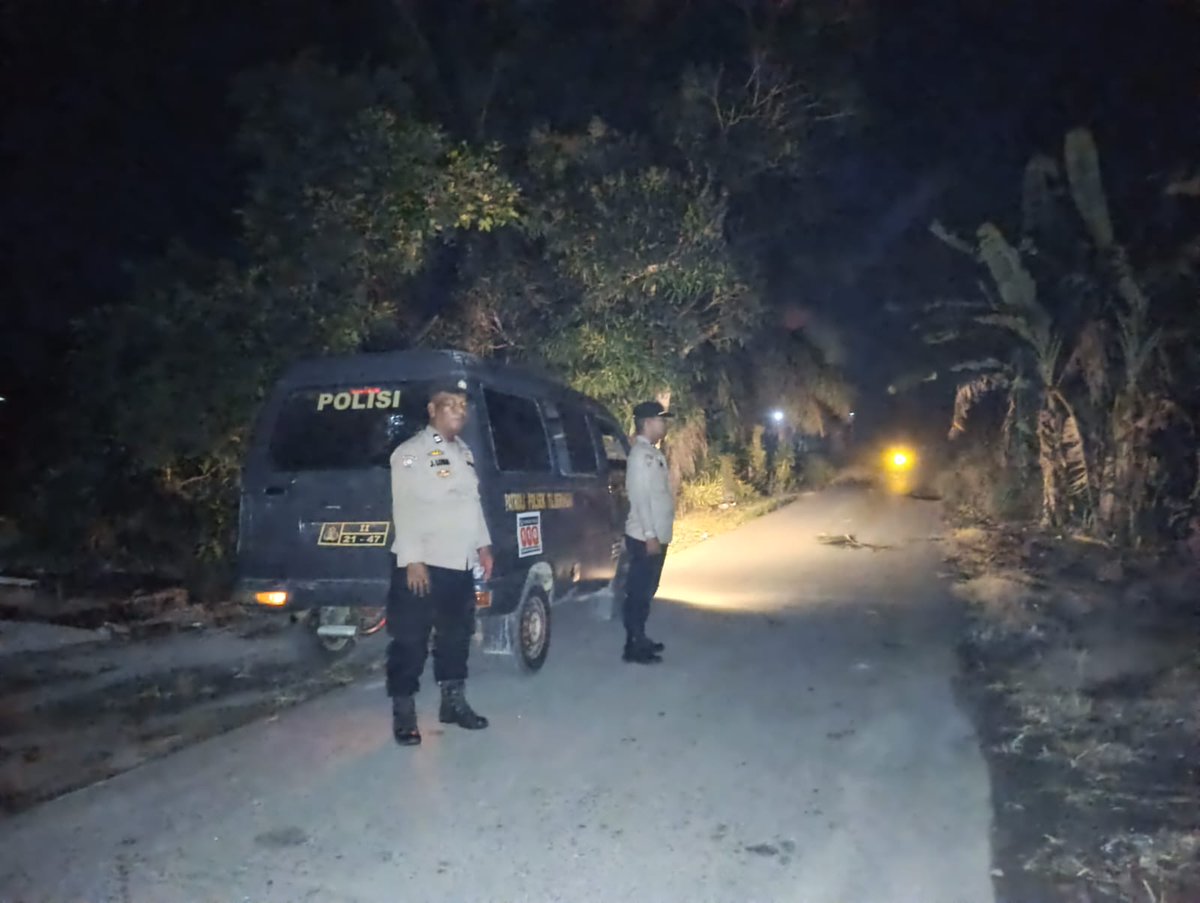 TanjungHumas's tweet photo. Personil Polsek Tanjung Beringin melaksanakan Patroli Blue Light Guna Antisipasi Geng Motor, Begal dan Kejahatan 3C di Wilkum Polsek Tanjung Beringin. https://t.co/kLfz5gVZAf