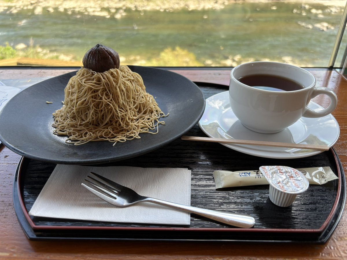 kai_yuzuki's tweet photo. ジップラインしてモンブラン食べる🌰
渡る前めっちゃドキドキした…！
一人だから写真はない🤣 https://t.co/B1scM4noo3