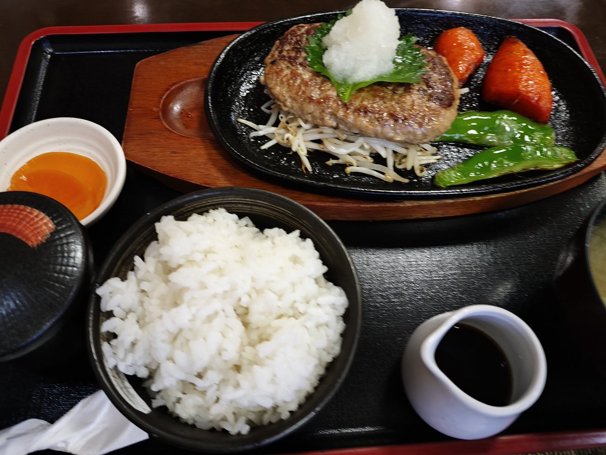 hakke8ke's tweet photo. 10/2㈮本日のとんこつスープ『4』

鶏塩ラーメンちぢれ麺1100円で提供中してます🐓

あしべ温泉でハンバーグ定食🐖

10/7㈬10/14㈬は臨時休業です😅

八卦の営業時間
11:00〜15:00 17:00〜20:15（19:45L.o）駐車場7台
㈪定休日10/7㈬10/14㈬臨時休業

#ラーメン八卦
#とんこつ
#替玉
#鶏塩ラーメン https://t.co/P9bbfc6wN4