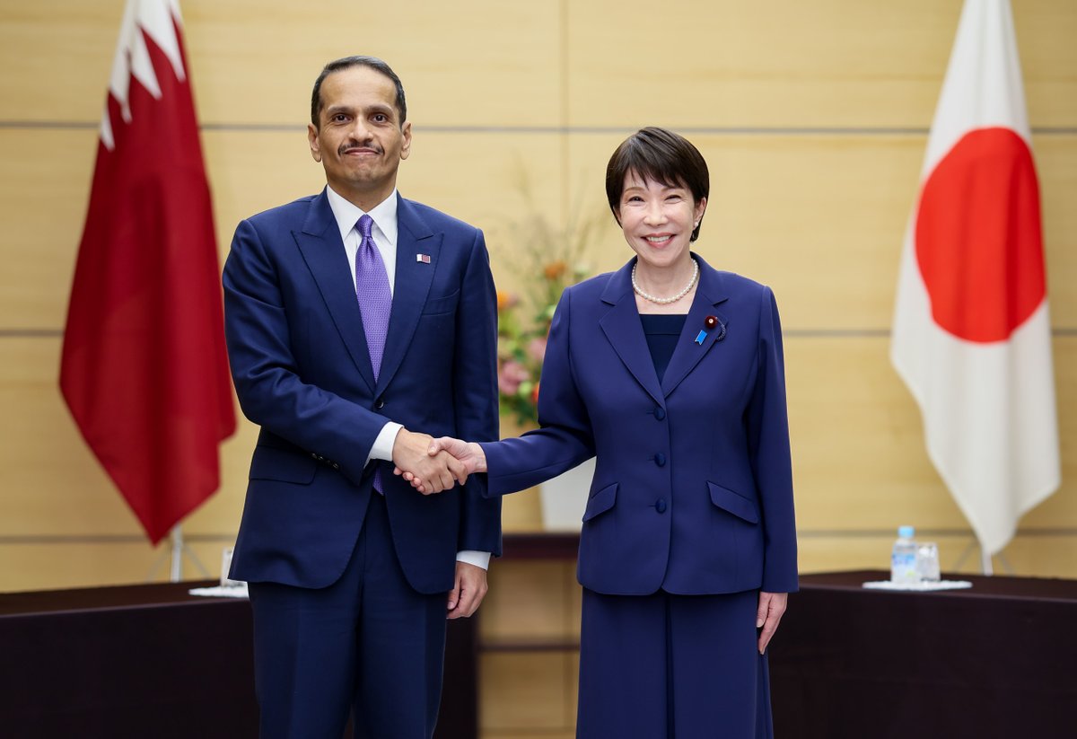 kantei's tweet photo. カタールのムハンマド首相兼外務大臣と会談を行いました。 https://t.co/7oH7gS9j2T