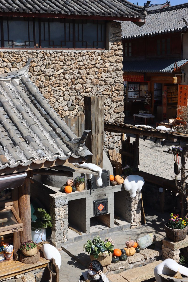 Heeeelllooa's tweet photo. "On this warm day, we saw a clear view of the ancient Zhantun site, with the simple and unique taste of local halogen food—delightful moments!"， https://t.co/vASseF5i69