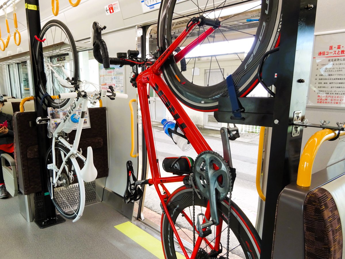 ainokaze_train's tweet photo. 自転車をそのまま持ち込める「あいの風サイクルトレイン」🚲
10月11日(日)に高岡方面(県西部)への試験運行を実施します🚃

秋風と共にサイクリングはいかがでしょうか🍁
ぜひご利用くださいませ～
https://t.co/lSmfLFgDg5 https://t.co/B6KaNk91Lm