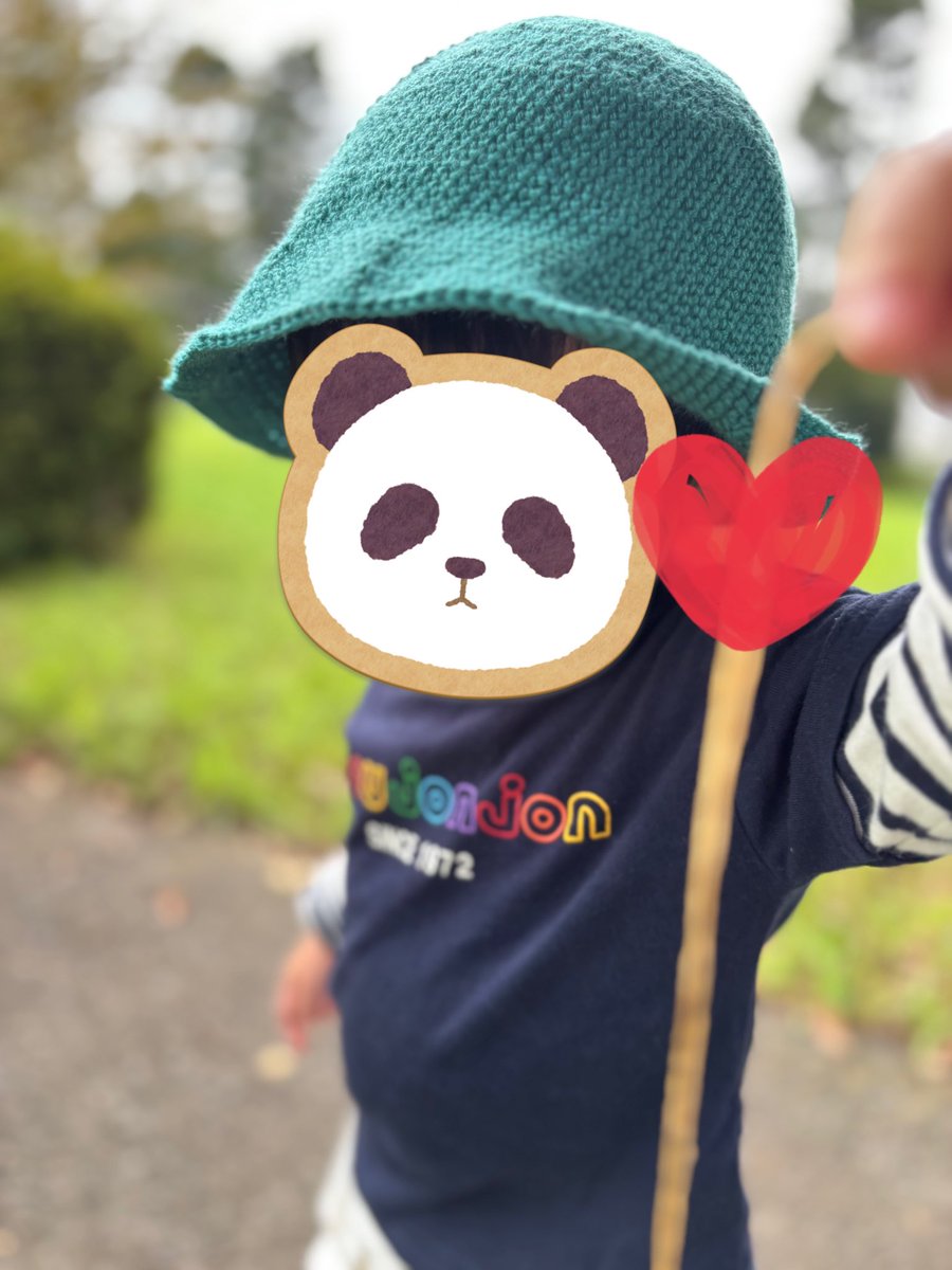 nioko200's tweet photo. 細編みのバケットハット編めましたー！！
いい感じに似合ってて嬉しい🙌

YouTube見て、その通りに編んでます。糸は変えてます。
円が編めればいけるので、ぜひー！

しばらくは無地で楽しんで、クリスマス近づいてきたらクリスマスツリー風にしようかな🌲
星つけたりして…
https://t.co/iS0kjTEQAC https://t.co/Y7hb1C0Z0s