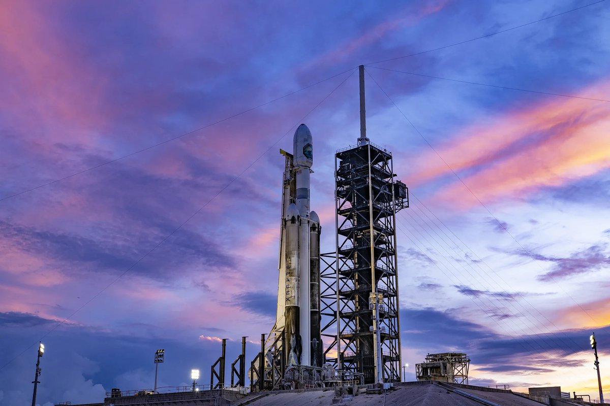 Erdayastronaut's tweet photo. We may have just witnessed the peak of the Falcon family of rockets. 3 missions, in less than 13 hours, 4 booster landings and a crew docking to station. Incredible! Falcon is winding down as Starship ramps up. Congrats on a HUGE day. Don't forget, Starship just launched Monday!
