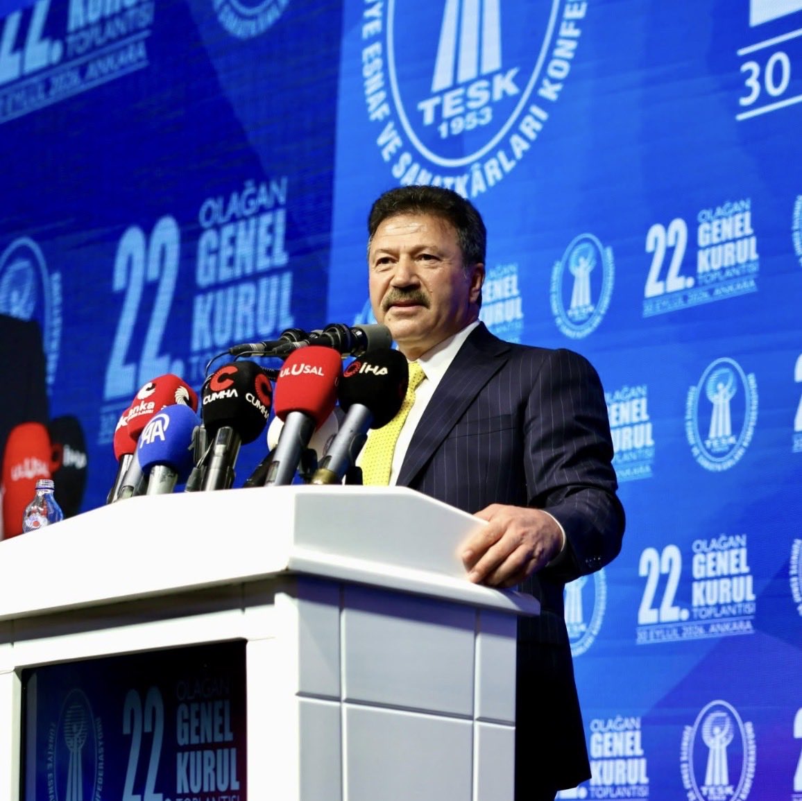 CirakStajFED's tweet photo. Türkiye Esnaf ve Sanatkarları Konfederasyonu (TESK) Genel Başkanlığı Görevine Seçilen Sayın Mehmet Yiğiner’i Tebrik Ederiz  

@teskresmi 
@MehmetYiginer 

Türkiye Esnaf ve Sanatkarları Konfederasyonu’nun (TESK) Genel Kurulu sonucunda Genel Başkanlık görevine seçilen Sayın Mehmet Yiğiner’i tebrik ediyor, yeni görevinin esnafımıza, sanatkarlarımıza ve tüm çalışma hayatına hayırlı olmasını diliyoruz.  

Sayın Genel Başkana ve yönetim kuruluna başarılar diler, esnaf ve zanaatkar camiasıyla olan dayanışmamızın artarak devam etmesini temenni ederiz.  

Staj ve Çıraklık Sigortası Mağdurları Federasyonu

3308 Mağduriyeti Çözülsün
#PlandaçırakBütçedeStajyer