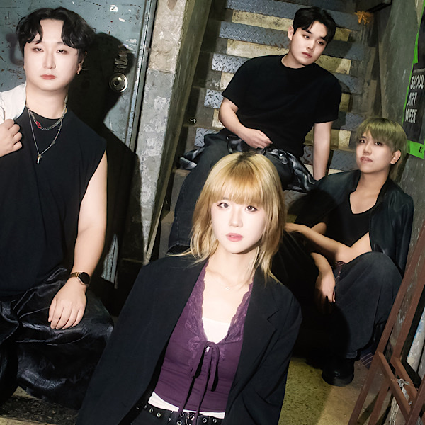 ruby_records's tweet photo. [Label Pick!]
OUT NOW

퍼퓨라(PURPURA) Single
[개미가 살아가는 방법]

"우리는 세상을 무엇이라고 배웠던가요?"

https://t.co/9ZaJ42DMpB https://t.co/zsiNnnfS1N