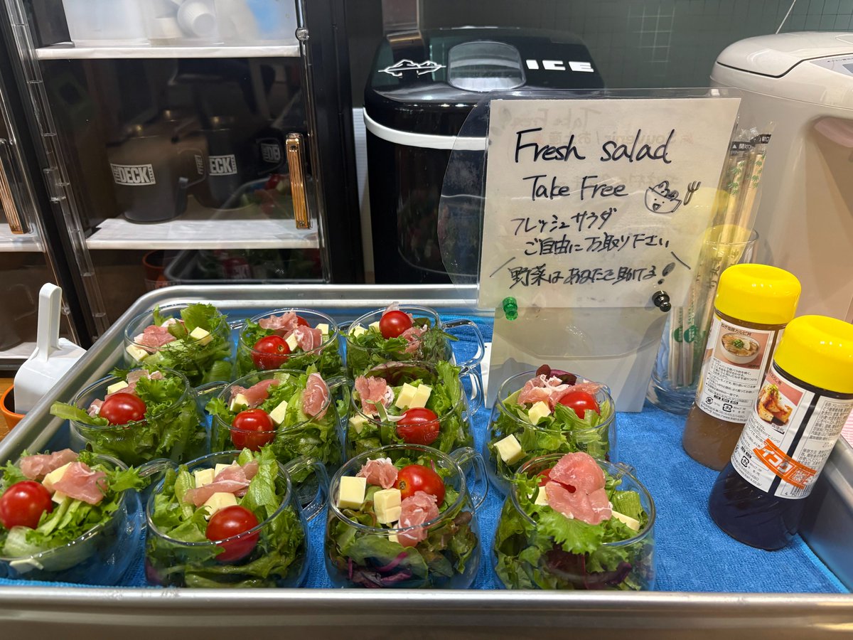 thedeck_fab's tweet photo. 本日は店内水耕栽培の野菜で作ったフレッシュサラダを無料サービスしています！早い者勝ち！ https://t.co/tx3isyCHka