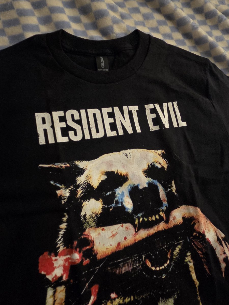 Beetlebites06's tweet photo. ✰•⧼𝕿𝔥𝖊 𝕾𝔥𝖎𝔯𝖙⧽•✰

//My Resident Evil Shirt Came Today Which I Was So Excited And Happy To See It Too and Had To Run Outside On My Bike To Go Get From The Mailbox Even Though I Got a Bit Wet From The Rain But It Was Worth It :3//

#residentevilshirt #residentevil https://t.co/1lZGJWsKo1