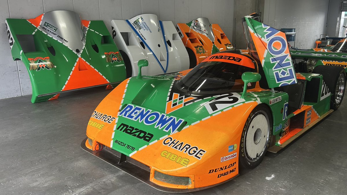 MZRacing's tweet photo. 富士スピードウェイではMAZDA FAN FESTA 2026 at FUJI SPEEDWAYの搬入が始まってます。3台のカウルが並ぶのは珍しい光景ですね👀
#MFF2026 #MAZDA787B https://t.co/dlJVd4eVEu