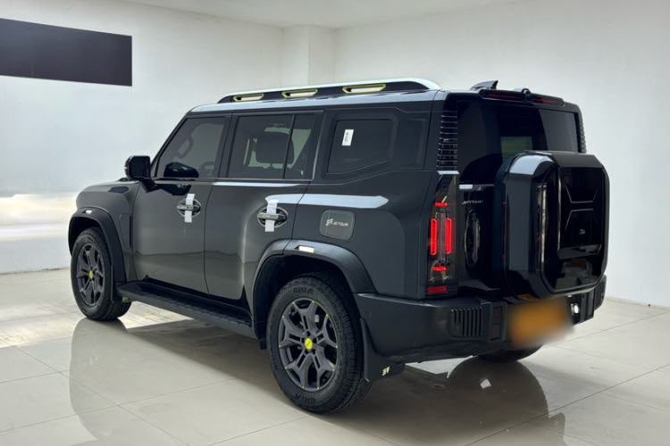 EdwinAmoako4's tweet photo. 2023 JETOUR T2 CROSS PRO+
AWD
2.0T Gasoline engine 
Fully digital instrument cluster 
Ambient lighting 
Anti-Pinch windows
Real parking sensors 

Cost and Shipping(CIF): 325,000 cedis https://t.co/WkM97CfJLl
