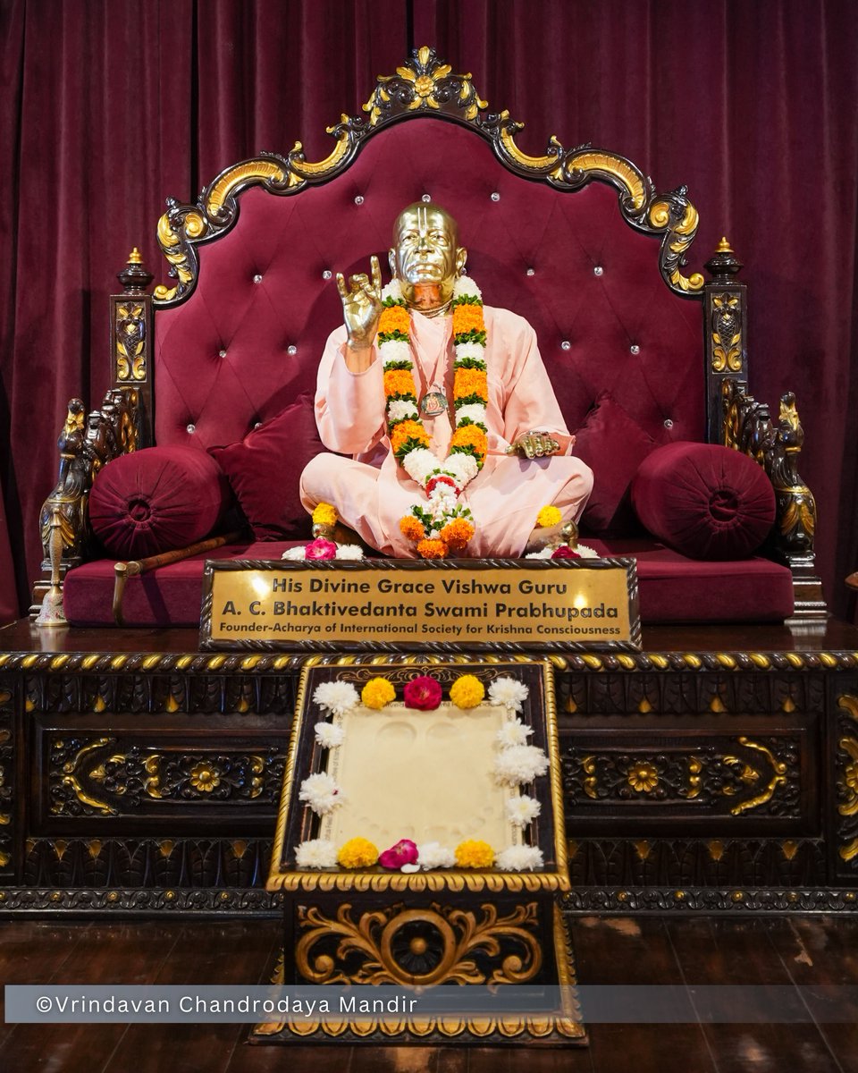 VCMVrindavan's tweet photo. Today's Sringar Darshan of Sri Radha Vrindavanchandra, 02 Oct 2026
शुक्रवार, आश्विन मास, षष्ठी तिथि, कृष्ण पक्ष, विक्रम संवत् २०८३, गौरबदा 540
    
#vrindavan #vrindavanchandrodayamandir #tallesttemple #Krishna #radha https://t.co/4fHIa4EDib